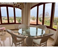 Villa con vista al mar en Calpe con gran terreno para construir otra villa