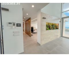 Villa moderna de lujo con vistas panorámicas al mar y a la montaña en Calpe