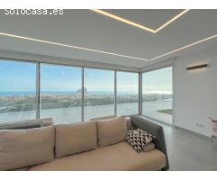 Villa moderna de lujo con vistas panorámicas al mar y a la montaña en Calpe