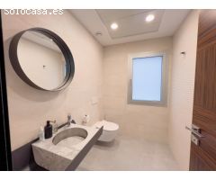 Villa moderna de lujo con vistas panorámicas al mar y a la montaña en Calpe