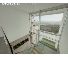 Villa moderna de lujo con vistas panorámicas al mar y a la montaña en Calpe