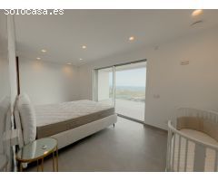 Villa moderna de lujo con vistas panorámicas al mar y a la montaña en Calpe