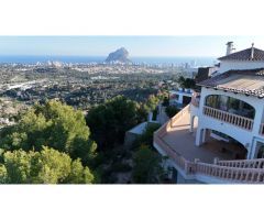 Gran oportunidad: Villa con impresionantes vistas panorámicas al mar