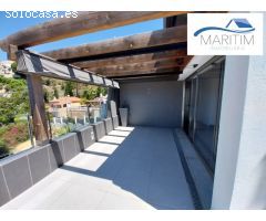 Casa con acabados de lujo y vistas al mar