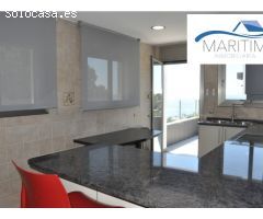 Casa con acabados de lujo y vistas al mar