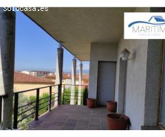 Casa independiente de una planta con amplio garaje