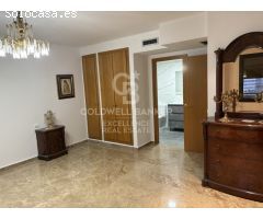 Casa con acabados de lujo y vistas al mar