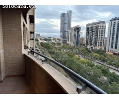 Casa con acabados de lujo y vistas al mar
