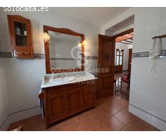 Casa en Xeresa a la venta con patio y terraza