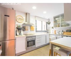 Ático moderno con vistas panorámicas, garaje y trastero