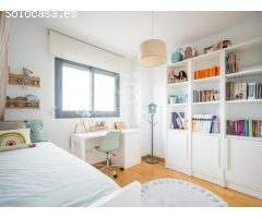 Ático moderno con vistas panorámicas, garaje y trastero