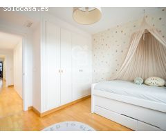 Ático moderno con vistas panorámicas, garaje y trastero
