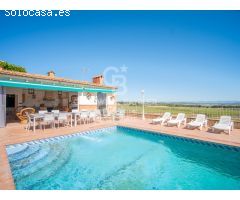 Villa de lujo en urbanización exclusiva Sierra Perenchiza, 556m2, piscina e