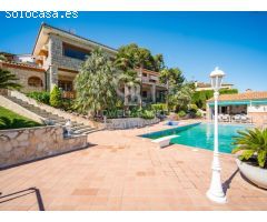 Villa de lujo en urbanización exclusiva Sierra Perenchiza, 556m2, piscina e