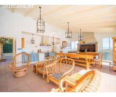 Villa de lujo en urbanización exclusiva Sierra Perenchiza, 556m2, piscina e