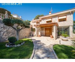 Villa de lujo en urbanización exclusiva Sierra Perenchiza, 556m2, piscina e