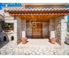 Villa de lujo en urbanización exclusiva Sierra Perenchiza, 556m2, piscina e
