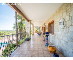 Villa de lujo en urbanización exclusiva Sierra Perenchiza, 556m2, piscina e