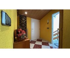 PISO CON UN ATICO INDEPENDIENTE EN VENTA EN LA CALLE MONTSENY DE MANLLEU