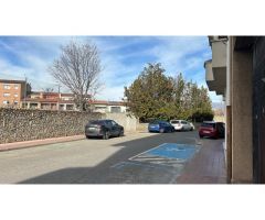 PISO CON UN ATICO INDEPENDIENTE EN VENTA EN LA CALLE MONTSENY DE MANLLEU