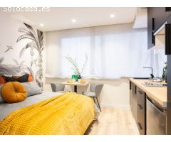 ¡Inversión Perfecta en Torre Colón: Dos Apartamentos en Uno!