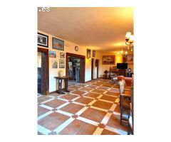¡FANTASTICA VILLA INDEPENDIENTE CON PISCINA EN ENTRERRIOS, MIJAS!