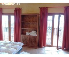 ¡FANTASTICA VILLA INDEPENDIENTE CON PISCINA EN ENTRERRIOS, MIJAS!