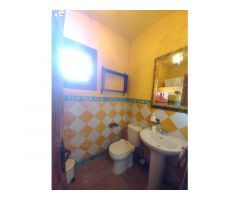 ¡FANTASTICA VILLA INDEPENDIENTE CON PISCINA EN ENTRERRIOS, MIJAS!