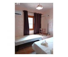 ¡FANTASTICA VILLA INDEPENDIENTE CON PISCINA EN ENTRERRIOS, MIJAS!