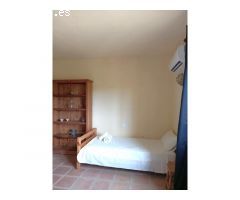 ¡FANTASTICA VILLA INDEPENDIENTE CON PISCINA EN ENTRERRIOS, MIJAS!