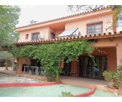 ¡FANTASTICA VILLA INDEPENDIENTE CON PISCINA EN ENTRERRIOS, MIJAS!
