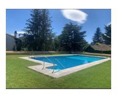 MAGNÍFICO CHALET ADOSADO EN NAVACERRADA!