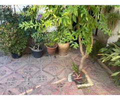 Casa grande en el centro del pueblo