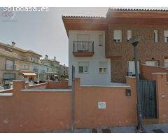 CASA PARADA CON PARCELA Y PISCINA