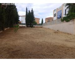 Parcela urbana en esquina en Urbanización el Ventorrillo