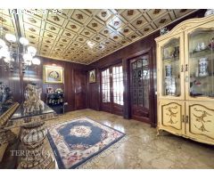 Casa en venta en Sant Just Desvern: Una joya exclusiva con vistas a Barcelona