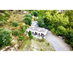 Finca Rural con Apartamentos vacacionales en el Río de Golco.