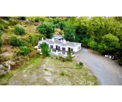 Finca Rural con Apartamentos vacacionales en el Río de Golco.