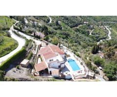 Casa mediterránea con vistas panorámicas en Sayalonga