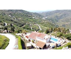Casa mediterránea con vistas panorámicas en Sayalonga