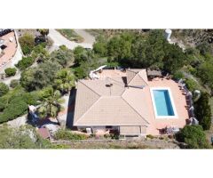 Encantadora casa andaluza con vistas al mar y a la montaña en Sayalonga