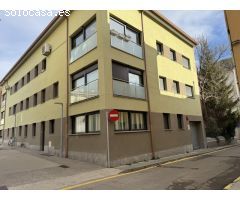 Apartamento renovado con estilo y gran patio luminoso