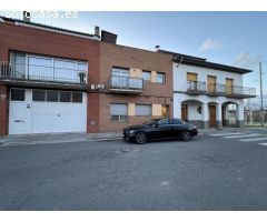 Apartamento renovado con estilo y gran patio luminoso