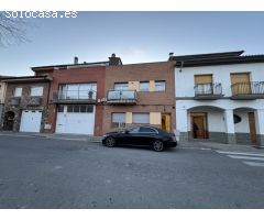 Apartamento renovado con estilo y gran patio luminoso