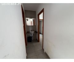 Apartamento renovado con estilo y gran patio luminoso