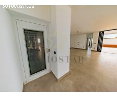 Exclusiva villa de lujo con vistas panorámicas al mar y la montaña