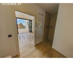 Exclusiva villa de lujo con vistas panorámicas al mar y la montaña