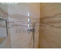 Exclusiva villa de lujo con vistas panorámicas al mar y la montaña