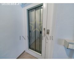 Exclusiva villa de lujo con vistas panorámicas al mar y la montaña
