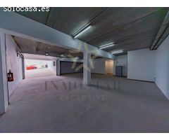Exclusiva villa de lujo con vistas panorámicas al mar y la montaña